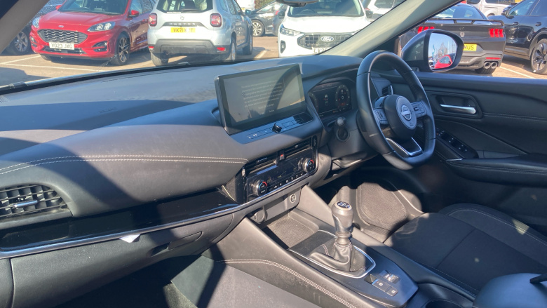 Nissan Qashqai 1.3 DiG-T MH N-Connecta 5dr Petrol Hatchback